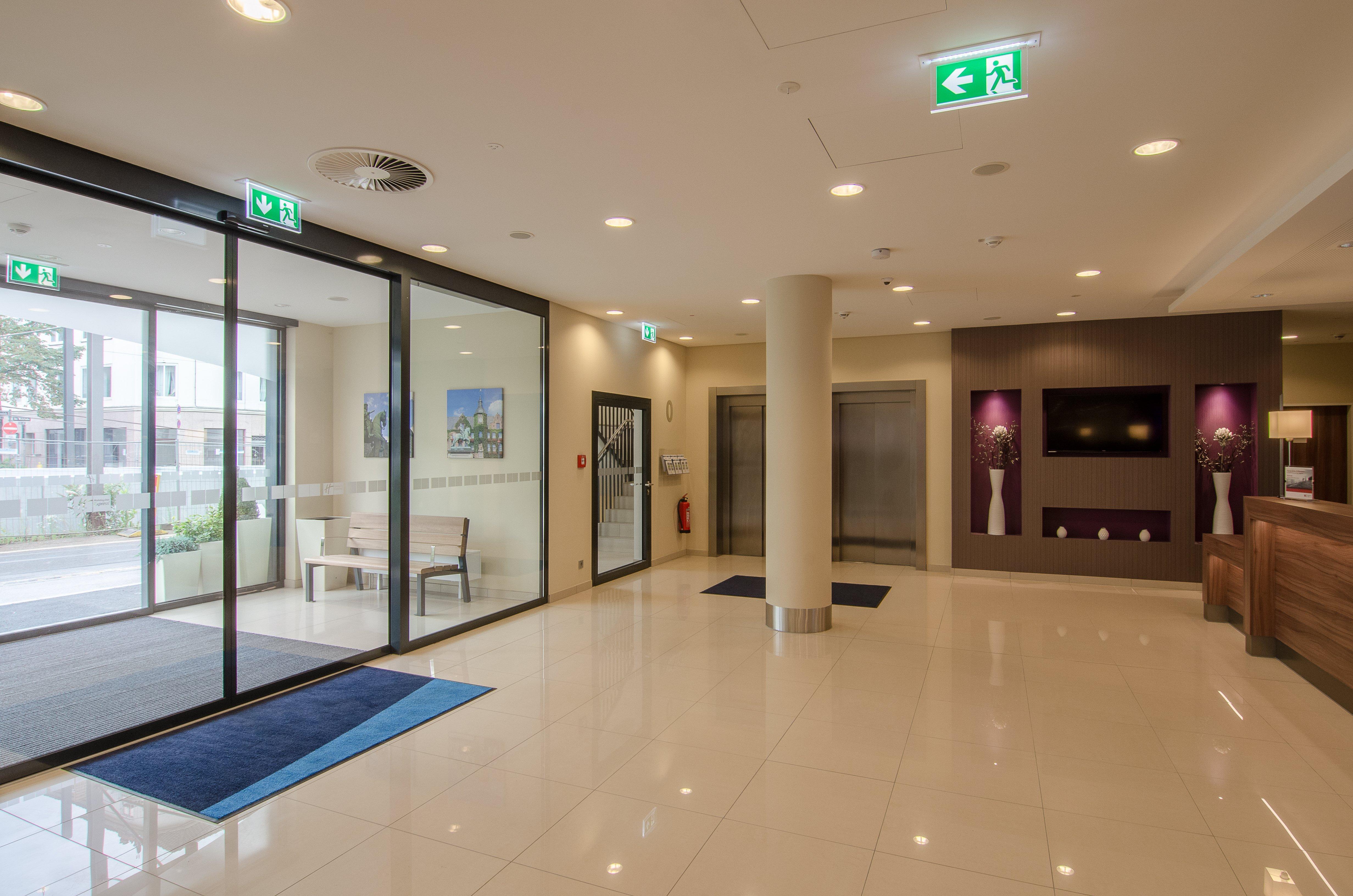 Holiday Inn Express Dusseldorf City — Photos 1